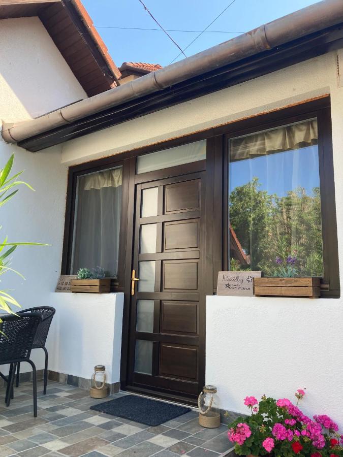 Kiscsillag Apartman Harkan Exterior foto